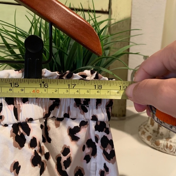 Express Tie Waist Leopard Print Casual Pull On Shorts with Pockets Pink Tan XL - Picture 7 of 7